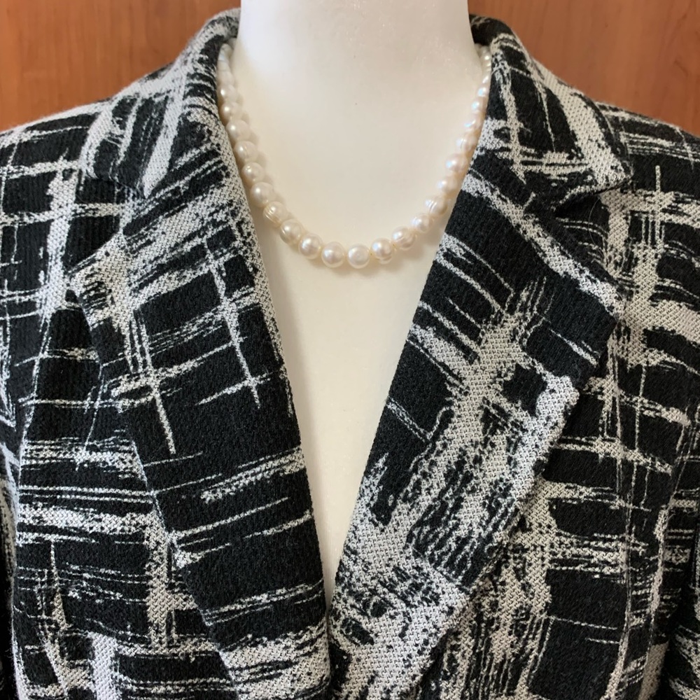 Elegant Amanda Women’s Blazer – Size L – Black & White / NWOT - Picture 2 of 8